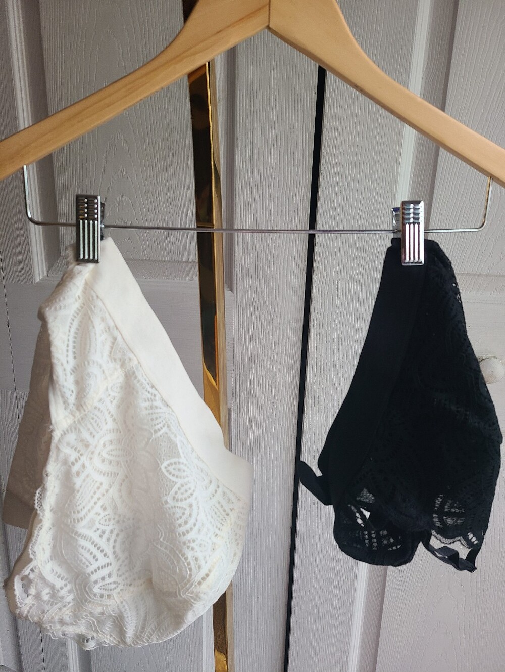 Old Navy Ivory & Black Lace Bralettes 2 Piece Lot XXL